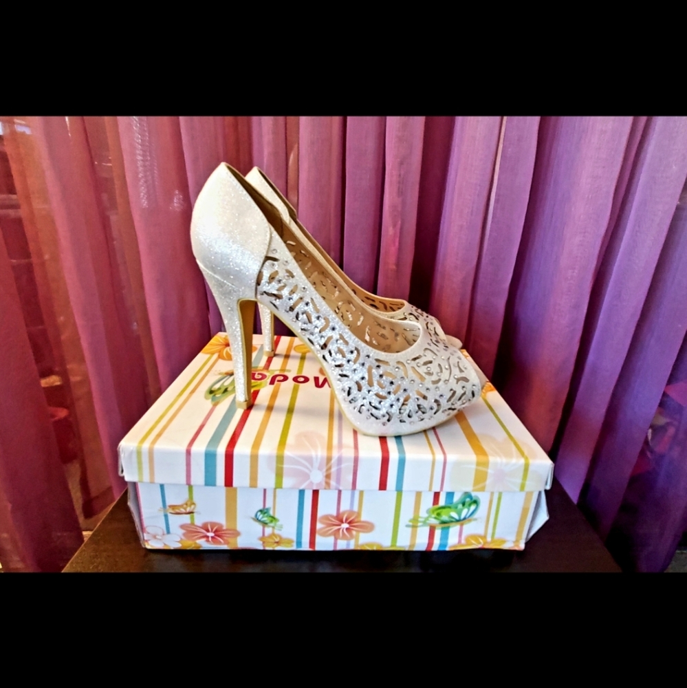 Silver Glitter Opentoed Heels Size 8